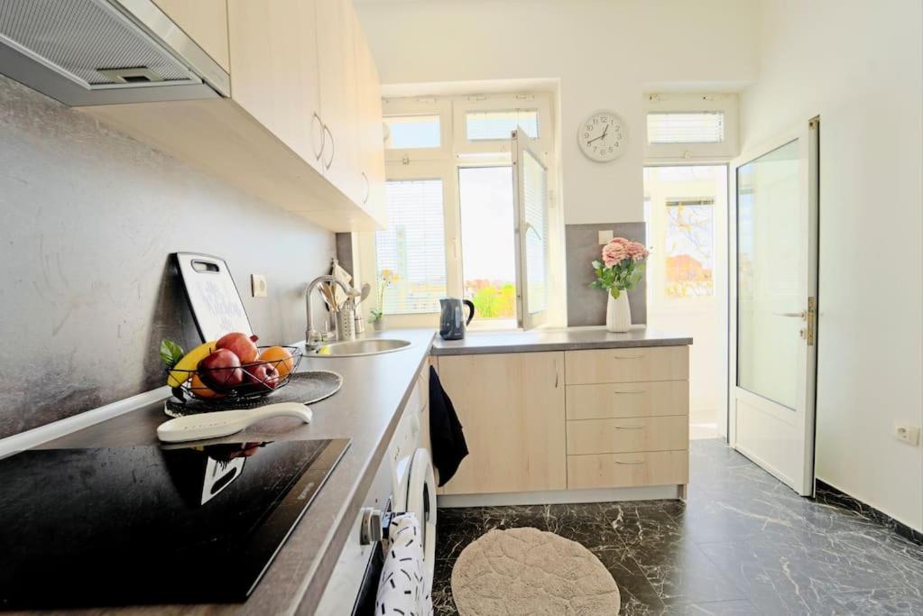 Cozy 1-Bedroom Flat In The Very Center Of Sofia Zewnętrze zdjęcie