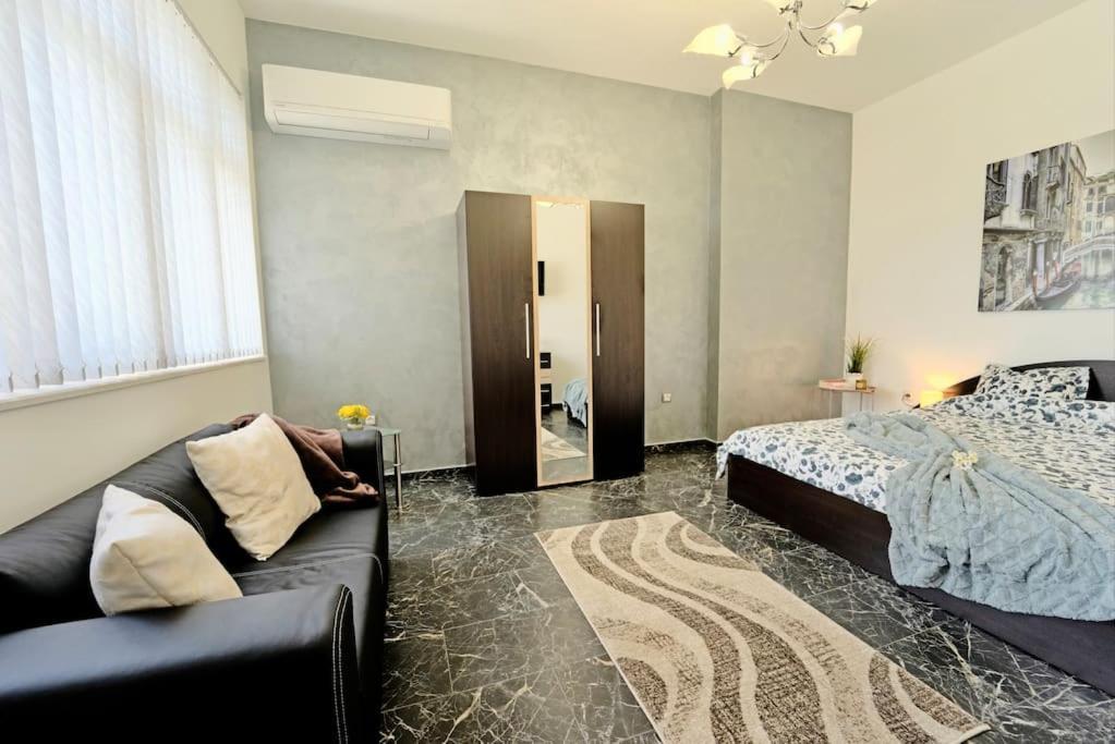 Cozy 1-Bedroom Flat In The Very Center Of Sofia Zewnętrze zdjęcie