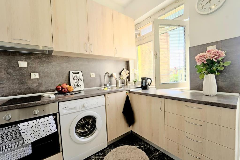 Cozy 1-Bedroom Flat In The Very Center Of Sofia Zewnętrze zdjęcie